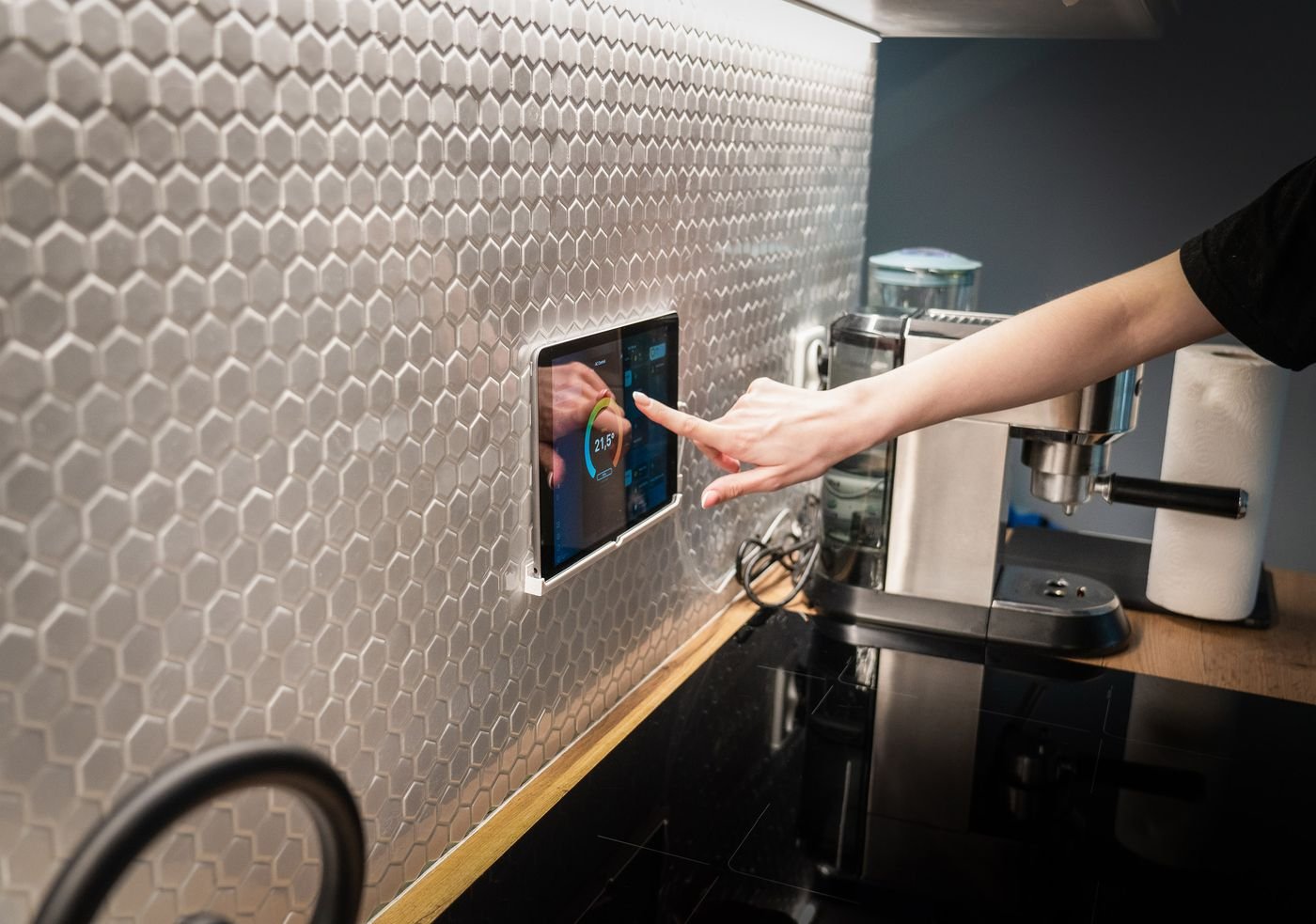 Smart Home & Building Automation